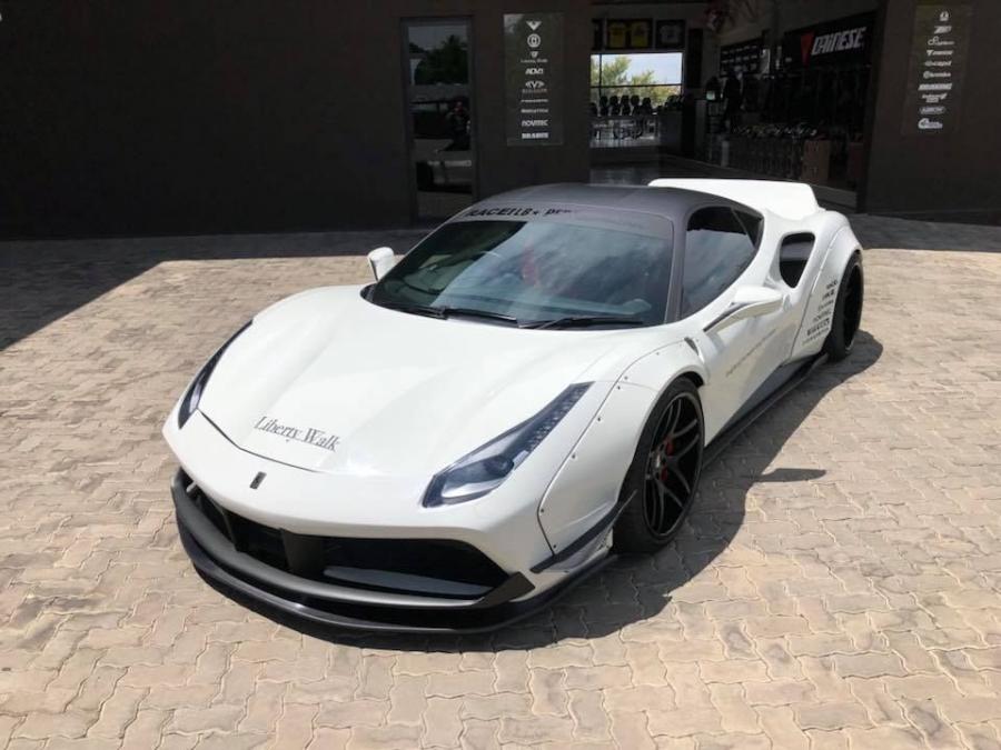  Ferrari 488 GTB by Liberty Walk and RACE! 2017 года  (фото 8 из 21)